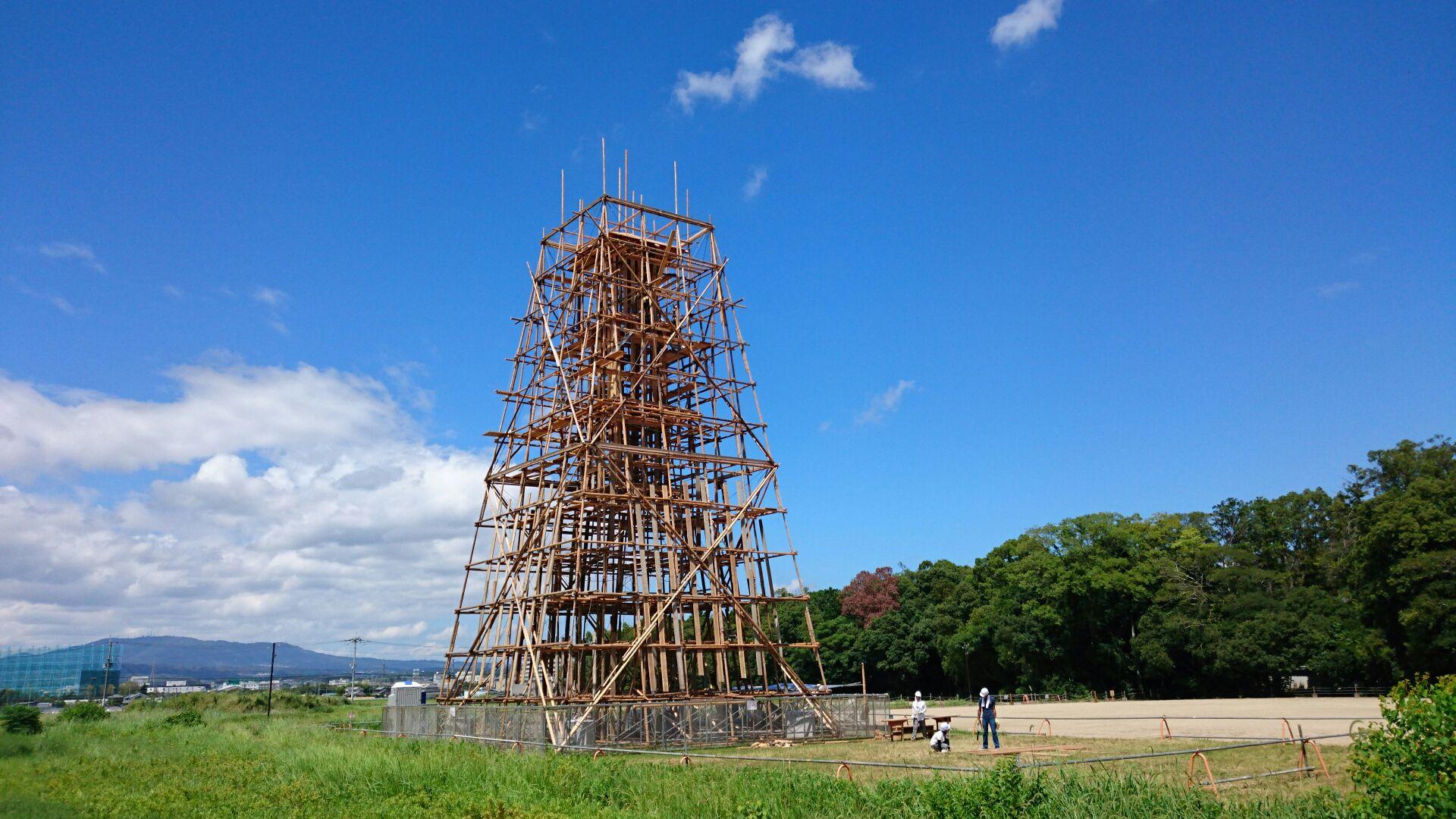 Tower of scaffolding